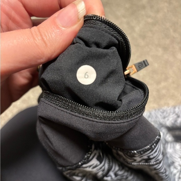 Lululemon Pace Pusher Crop Size 6 - Picture 5 of 5